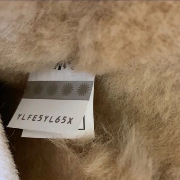 UGG Women’s Bailey Bow Tall II Chestnut Boots - Picture 7 of 7